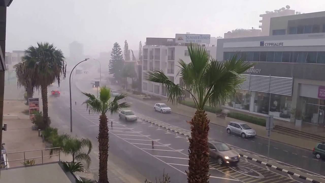 ΚΑΙΡΟΣ: Ομπρέλες και μπουφάν ξανά- Χαμηλές νεφώσεις φέρνουν βροχές και χαλάζι